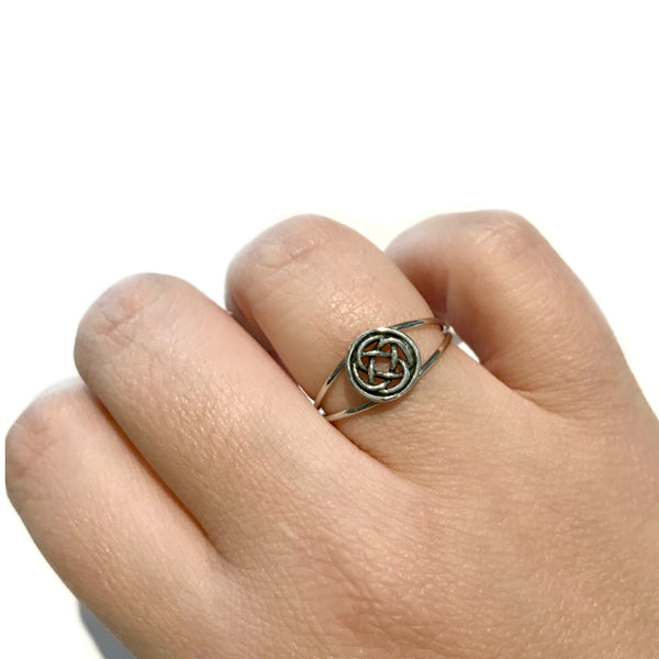 Encircled Celtic Knot Ring | Sterling Silver Size 5 6 7 8 9 | Light Years