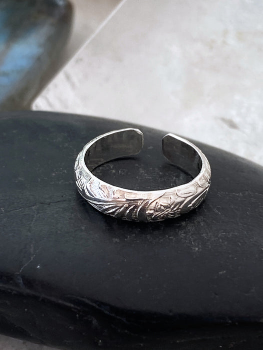 Wide Engraved Floral Toe Ring