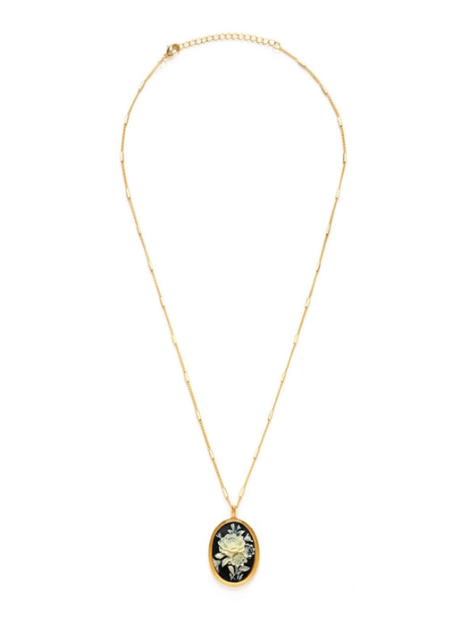 Vintage Cameo Necklaces by Amano Studio