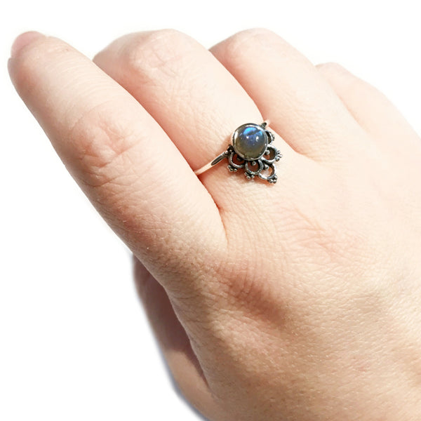 Scalloped Labradorite Ring | Sterling Silver Size 7 8 9 | Light Years
