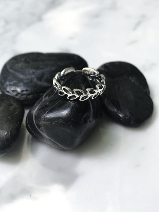 Alternating Leaves Toe Ring | Sterling Silver | Light Years Jewelry
