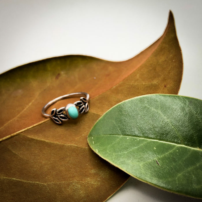Double Turquoise & Leaves Ring